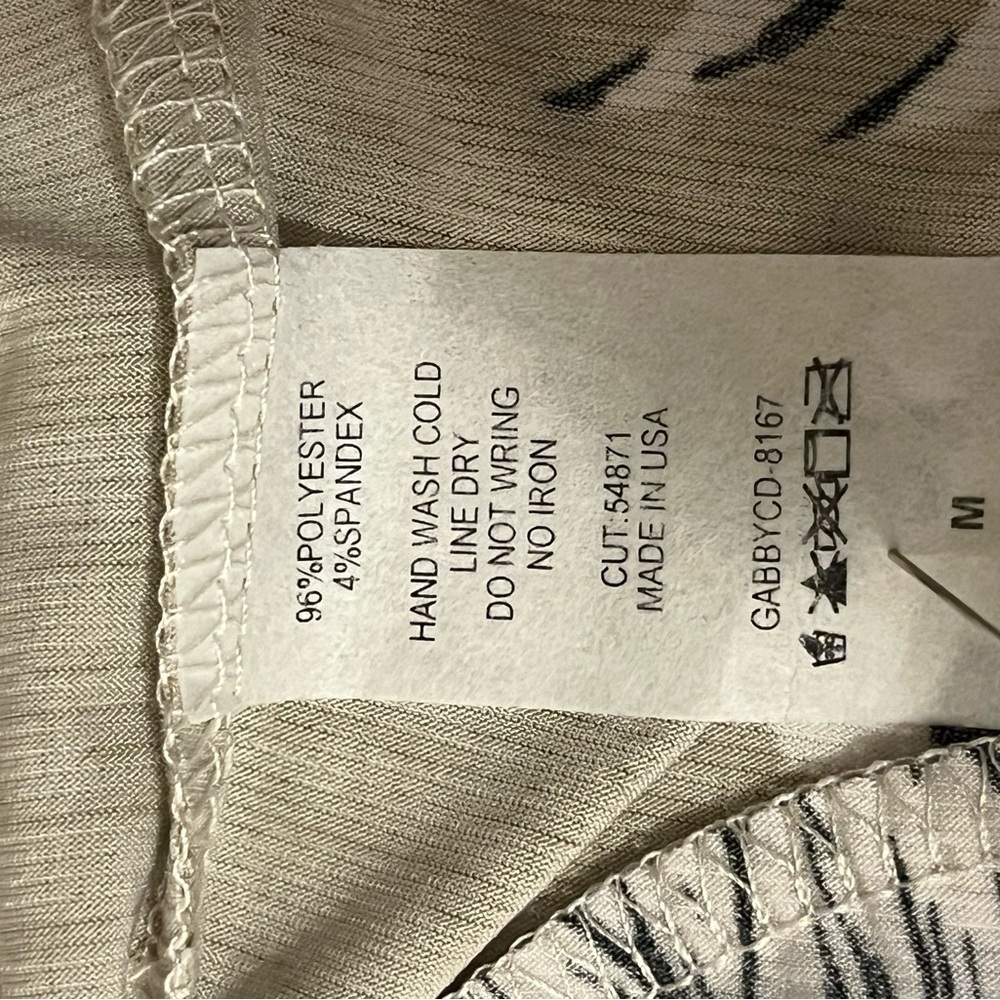 NWT Honeyme Tan, Black & White Floral Kimono Cardigan, size Medium - Picture 12 of 12